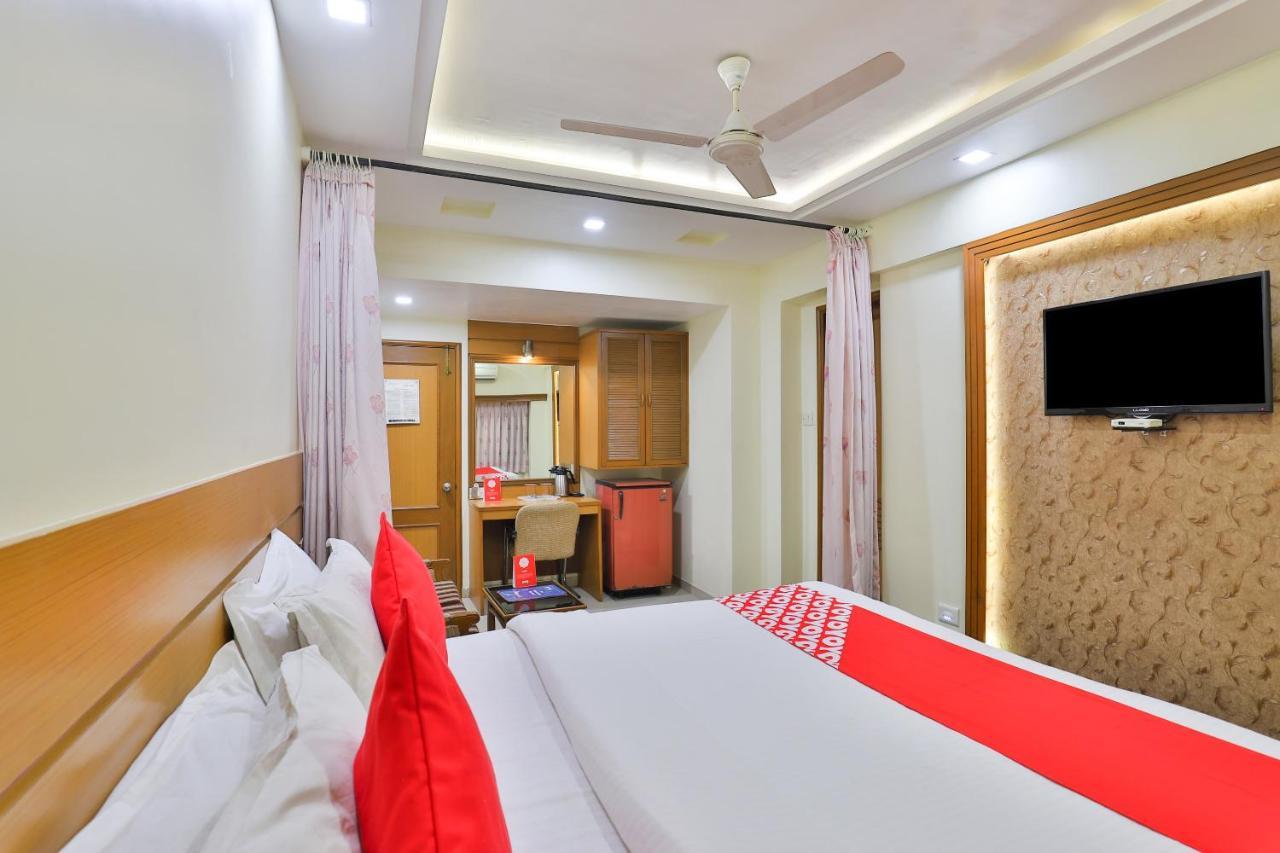 Oyo 17117 Hotel Rainbow Vadodara Exterior photo